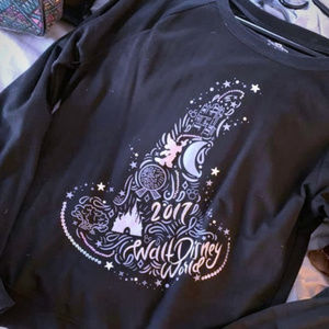 Women's Large 2017 Walt Disney World crewneck